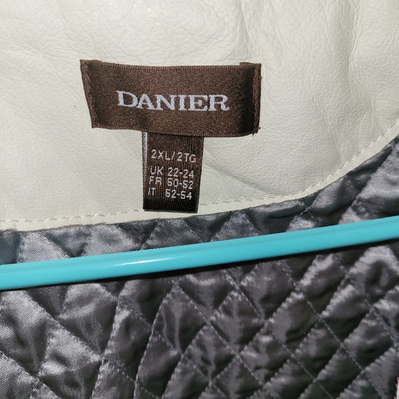 Danier Cream Leather Jacket - Picture 4 of 5